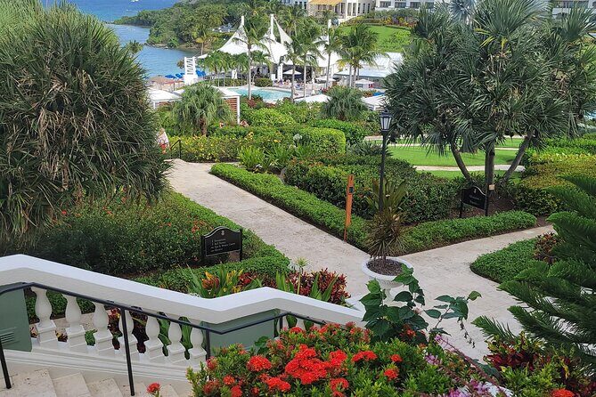 PARADISE TAXI & TOURS USVI-St. Thomas- Airport Transfer to Ritz Carlton Elysian - Price and value: $170 per group up to 4