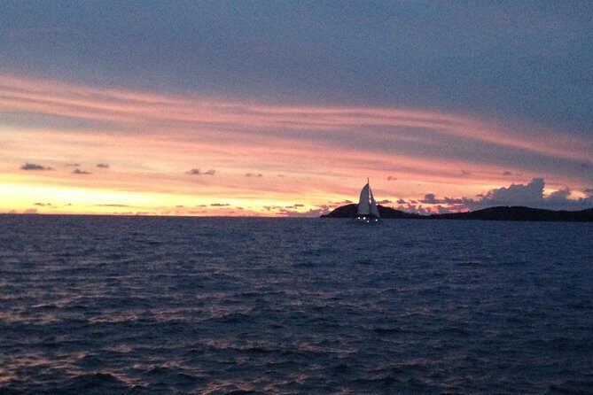 Sunset Sail with Cocktails and Appetizers - The 5:30 pm cruise: what you do during the two hours