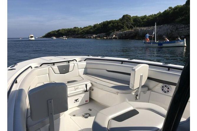 USVI Private Boat Charters - New, Fast Powerboats for Half and Full Day - Why MV Aquarius speedboats make USVI feel closer